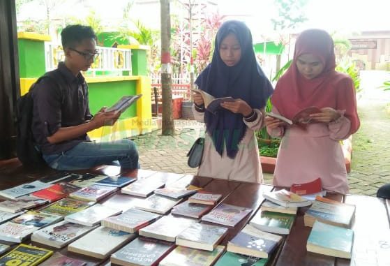 Gambar Buka Lapak Baca, HMJ Jurnalistik Tingkatkan Minat Baca Mahasiswa